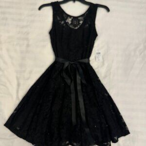 *NEW* Windsor - size small - black cocktail dress